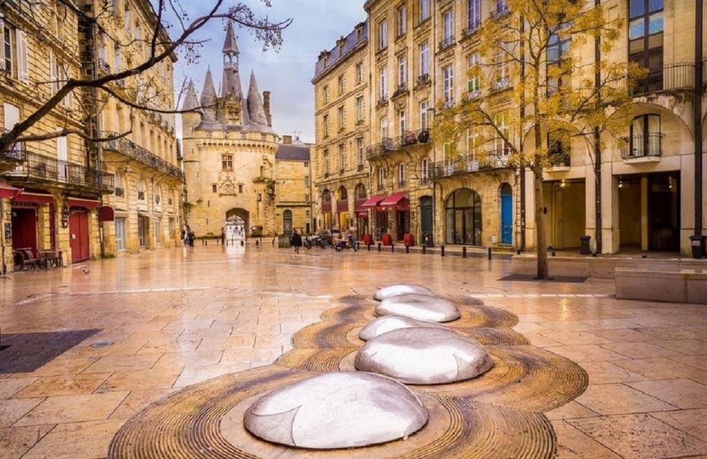 Le Turenne Бордо Экстерьер фото